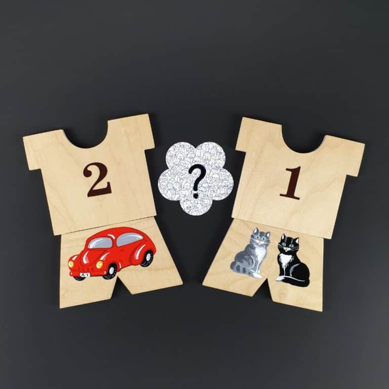 Wooden puzzle with split pictures - Shirt and Pants