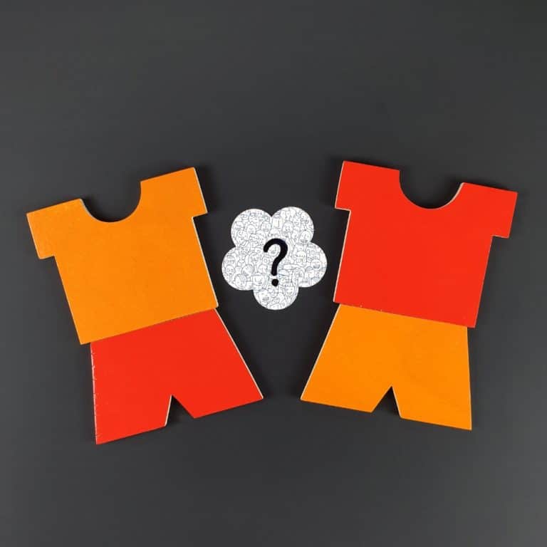 Wooden puzzle with split pictures - Shirt and Pants