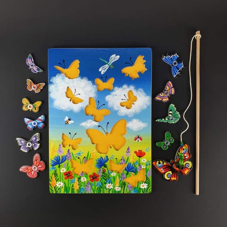 Puzzle en bois avec des aimants - Papillons dans la prairie